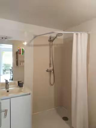Apartment Studio Au Calme A 5 Minutes Tram *